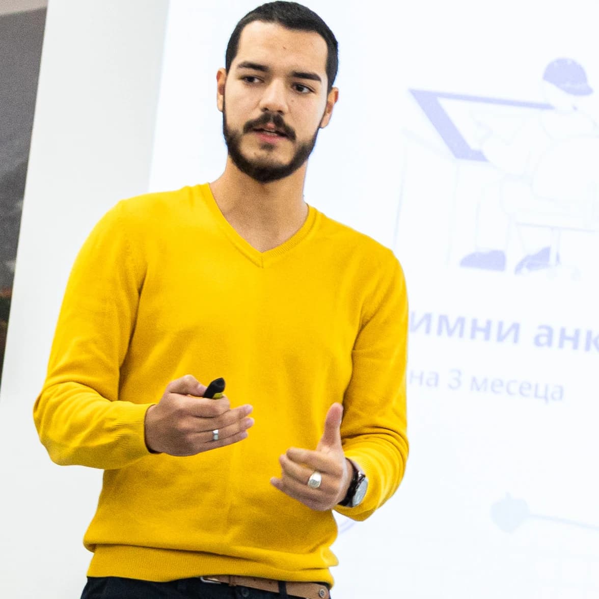 Велизар Стоянов